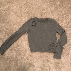 Alphalete long sleeved crop top distressed